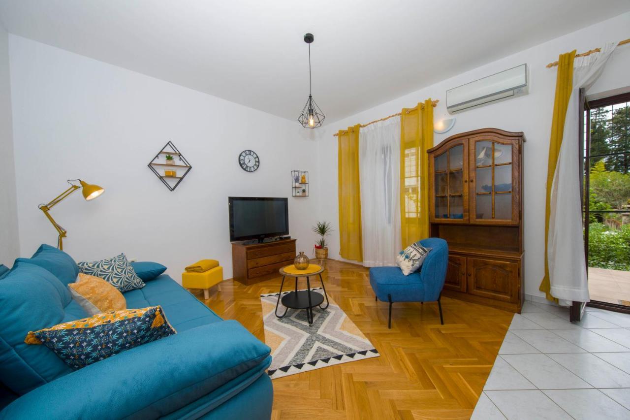 3 Bedroom Apartment Antonio Kaštela Extérieur photo
